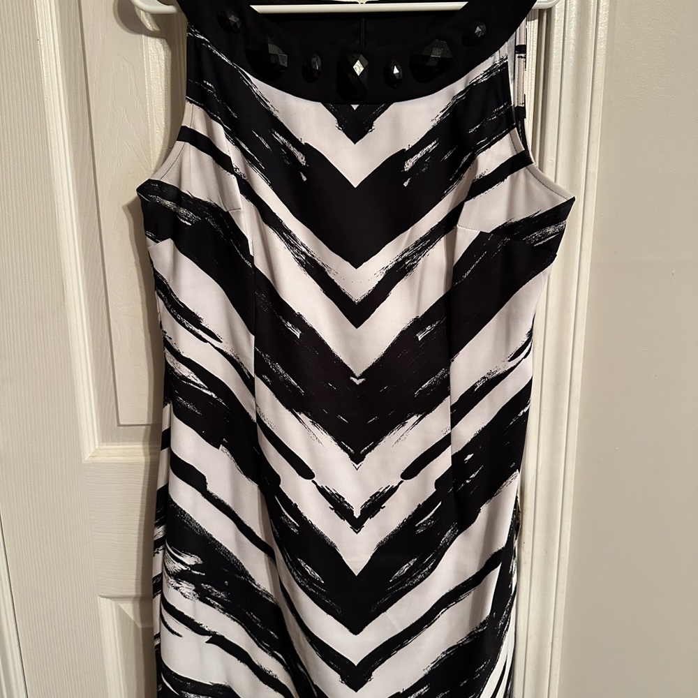 Von Maur Connected Apparel Black and White Dress
